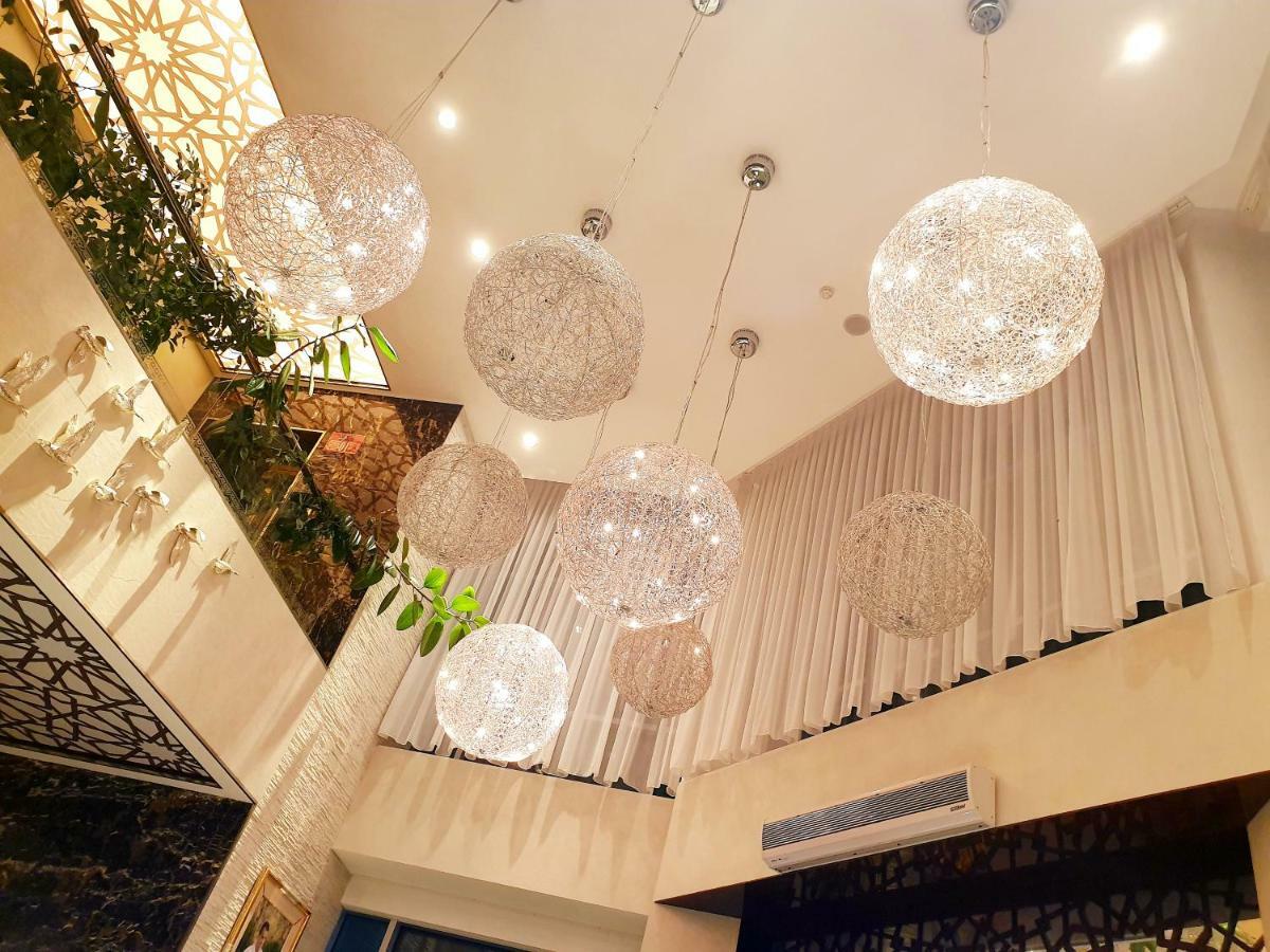 ホテルKaron Palace Qal'ai Khumb エクステリア 写真