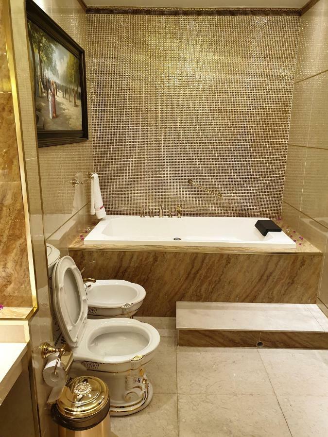 ホテルKaron Palace Qal'ai Khumb エクステリア 写真