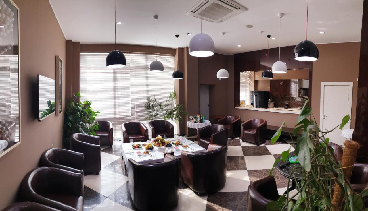 ホテルKaron Palace Qal'ai Khumb エクステリア 写真